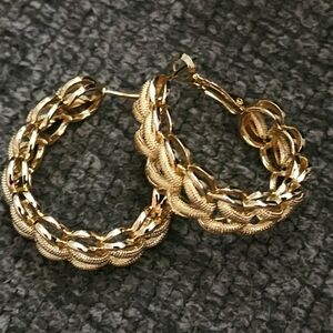 Gold Filled V Chain Link Hoop Earrings New